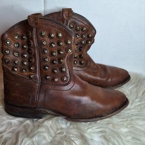 Frye Wyatt Disc Cognac Leather Ankle Boots 6.5